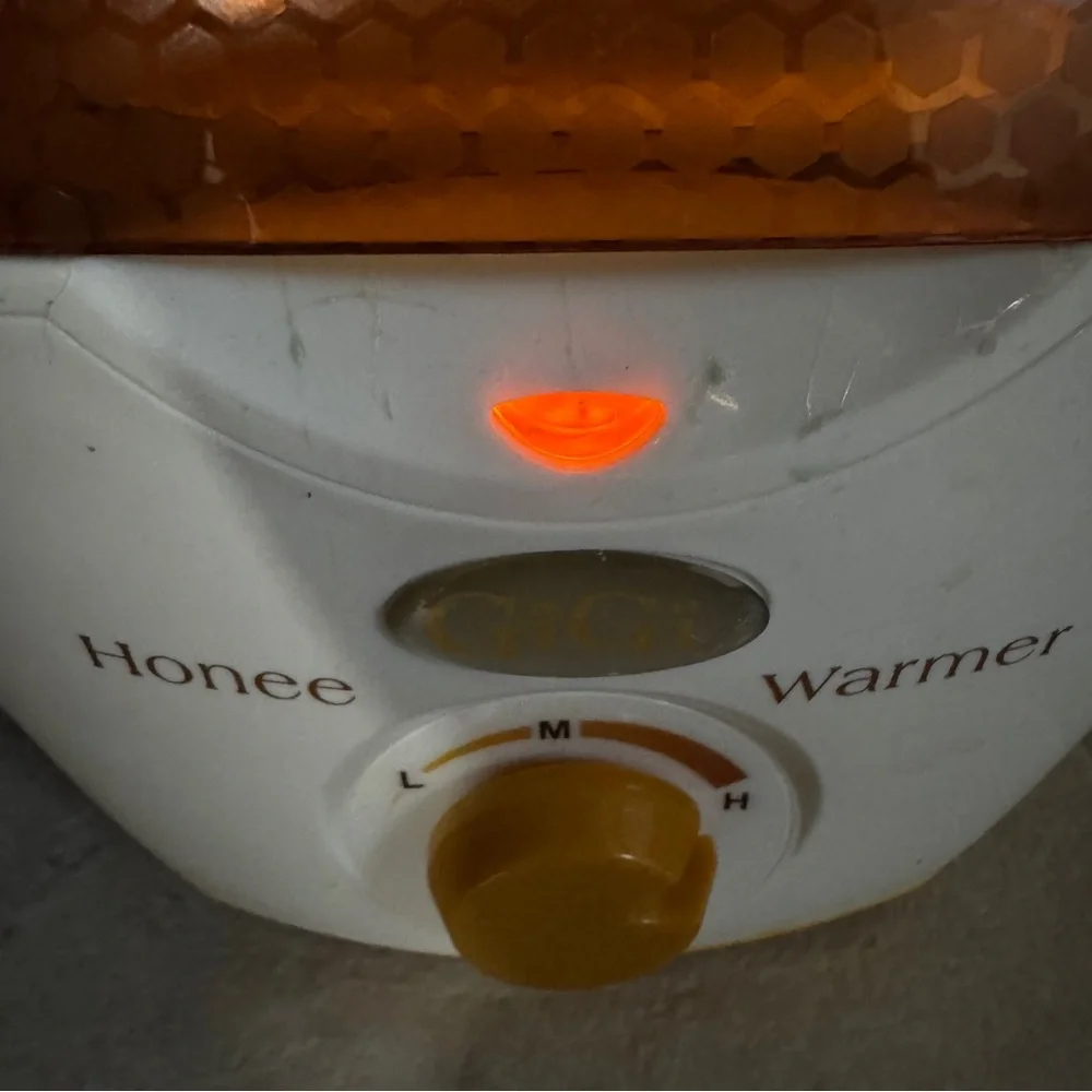 GiGi Honee Warmer Durable Professional Wax Warmer - Picture 10 of 10